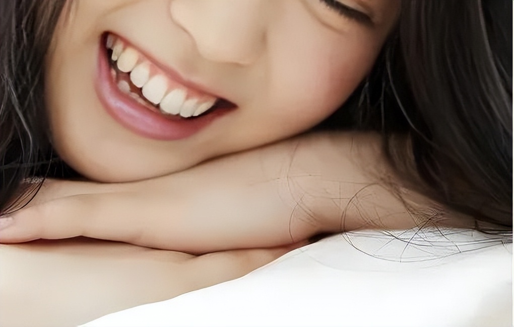 娱乐圈当红女明星的真实身高__曝当红小花献身富商