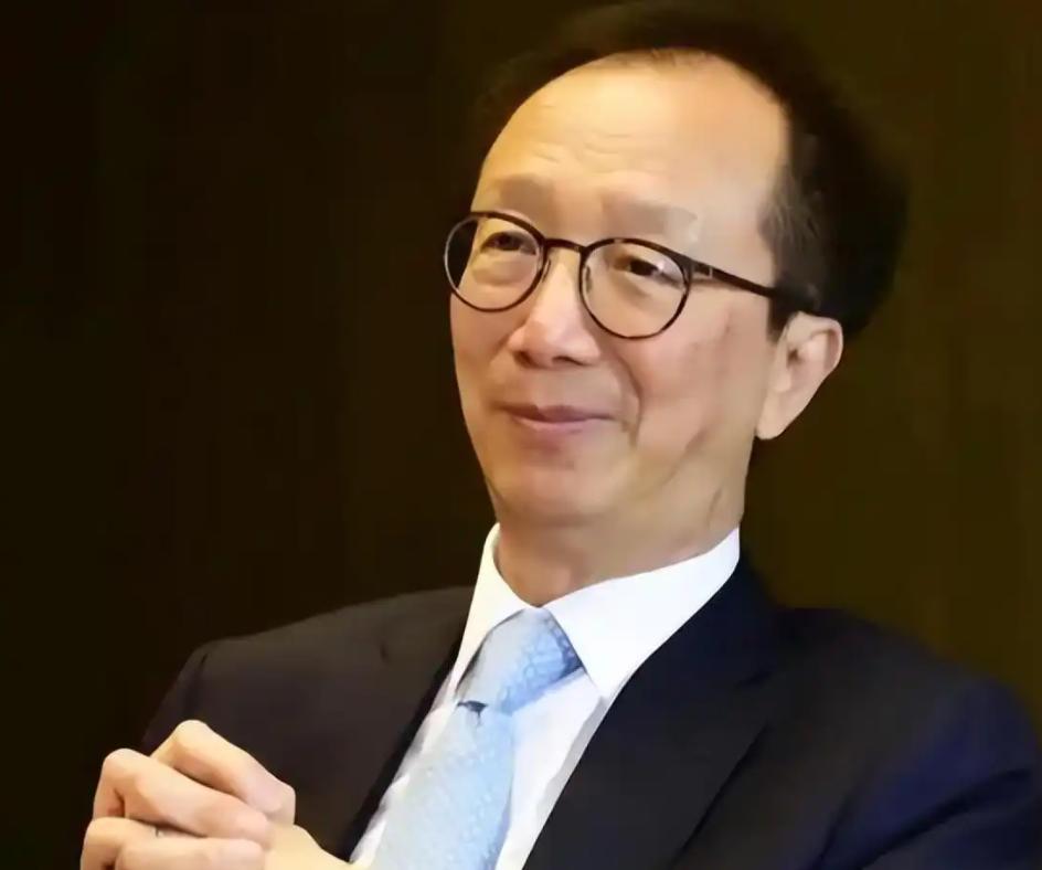 _出轨、净身出户?这次,74岁的梁锦松,终究在伏明霞身上栽了跟头_出轨、净身出户?这次,74岁的梁锦松,终究在伏明霞身上栽了跟头