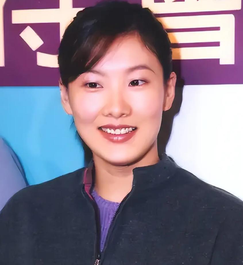 出轨、净身出户?这次,74岁的梁锦松,终究在伏明霞身上栽了跟头__出轨、净身出户?这次,74岁的梁锦松,终究在伏明霞身上栽了跟头