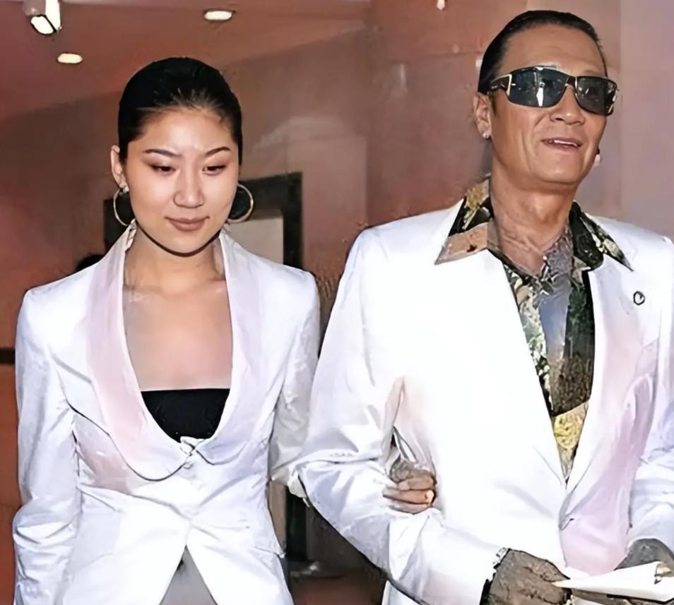 谢霆锋怼记者张柏芝__谢霆锋原谅张柏芝采访