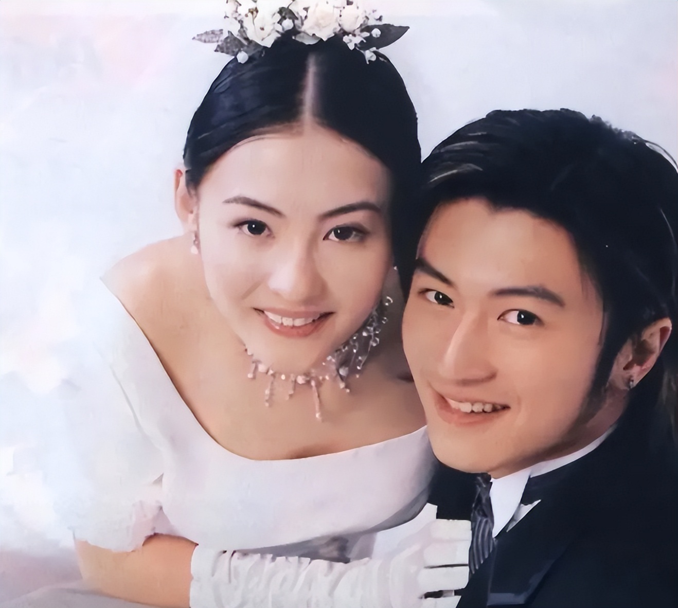 谢霆锋原谅张柏芝采访_谢霆锋怼记者张柏芝_