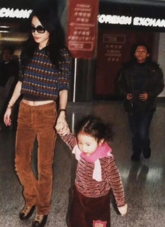 谢霆锋原谅张柏芝采访__谢霆锋怼记者张柏芝