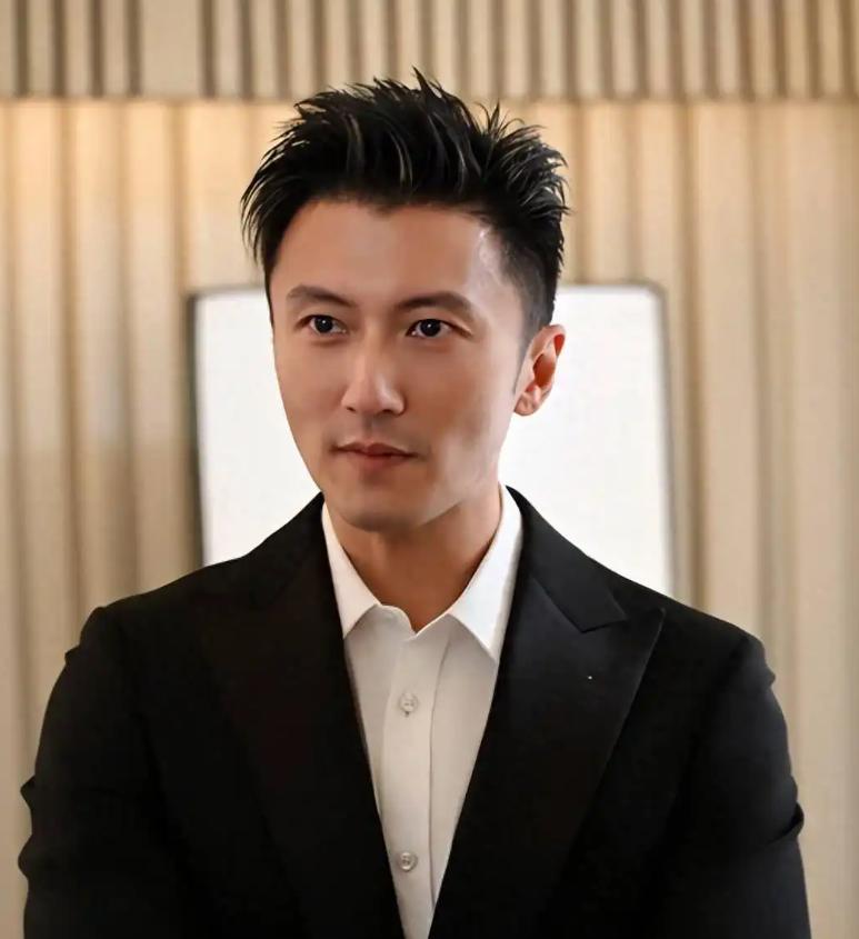 谢霆锋原谅张柏芝采访_谢霆锋怼记者张柏芝_