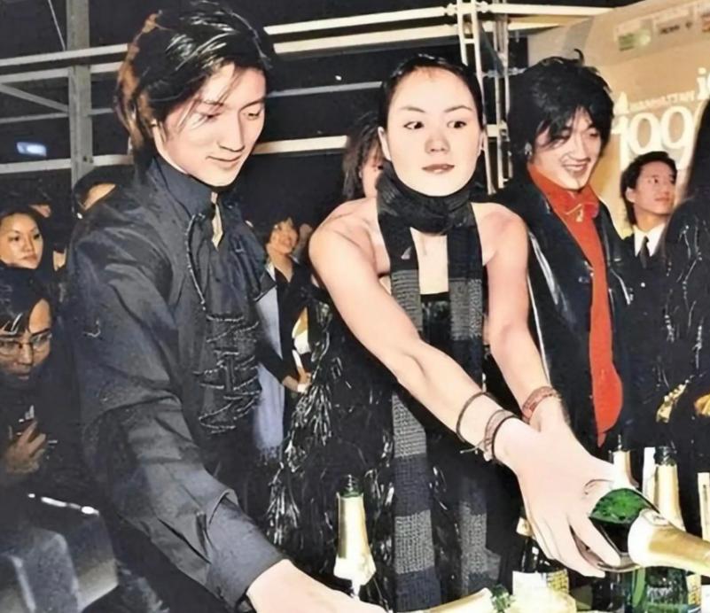 谢霆锋原谅张柏芝采访_谢霆锋怼记者张柏芝_