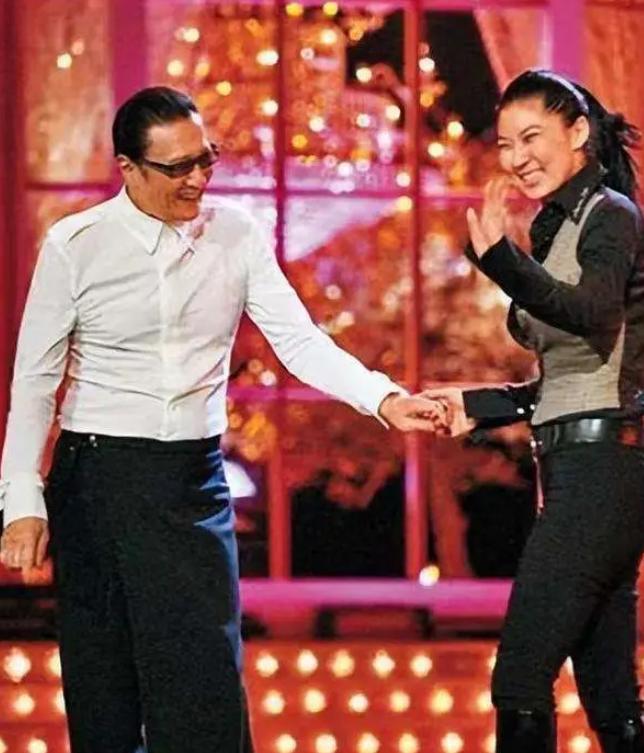 _谢霆锋原谅张柏芝采访_谢霆锋怼记者张柏芝