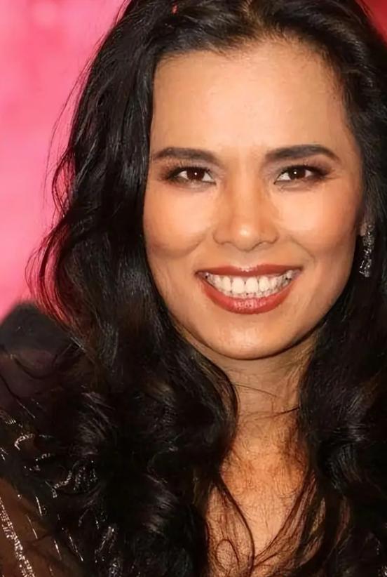 不演了？宣布退出春晚仅1天，李谷一走上李双江老路 蒋大为没说谎_不演了？宣布退出春晚仅1天，李谷一走上李双江老路 蒋大为没说谎_