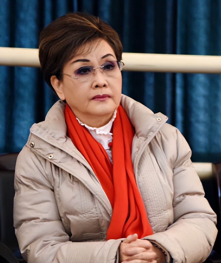 不演了？宣布退出春晚仅1天，李谷一走上李双江老路 蒋大为没说谎_不演了？宣布退出春晚仅1天，李谷一走上李双江老路 蒋大为没说谎_