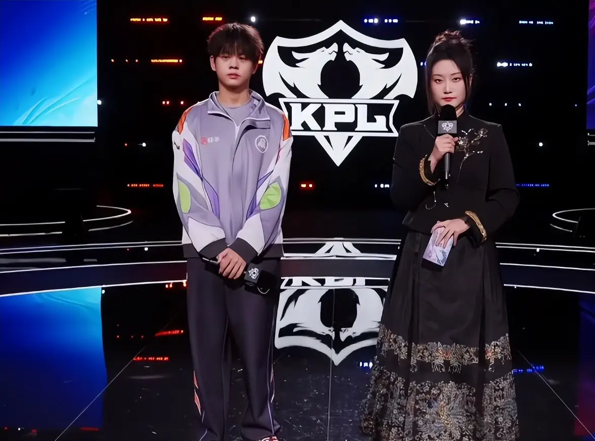 小苍剑圣逆风翻盘_冰冻概率最高的技能_