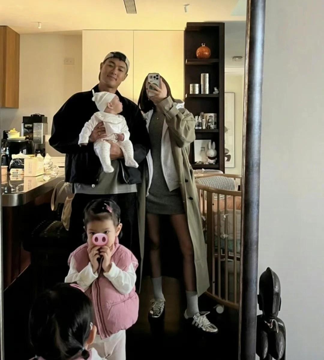 _42岁杨祐宁三度当爸!模特太太素颜手抚巨肚状态佳,目标生足四个_42岁杨祐宁三度当爸!模特太太素颜手抚巨肚状态佳,目标生足四个