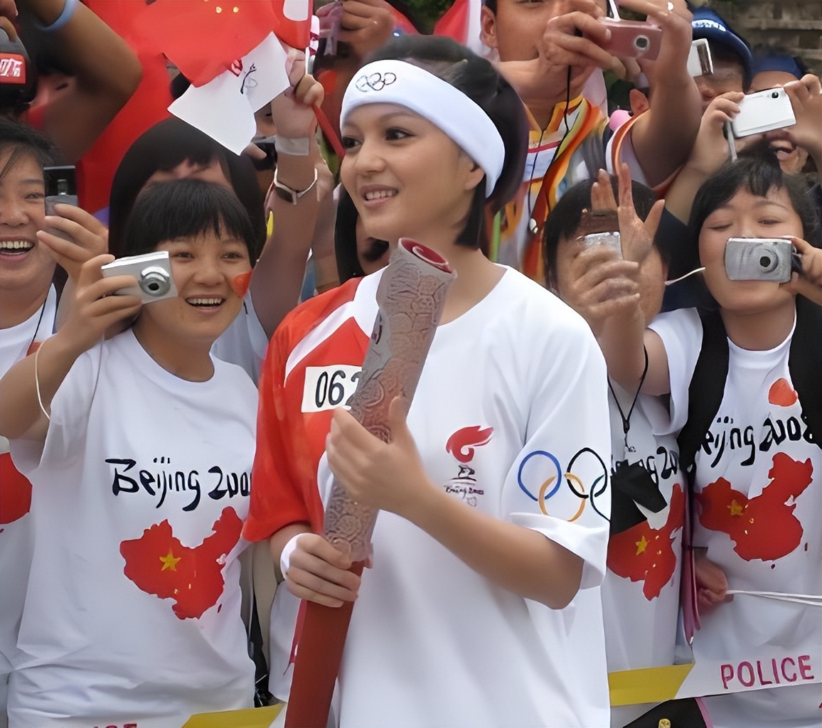 爱国被骂很惨的明星__水哥上微博热搜