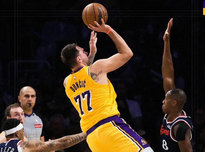 险胜!东契奇38+11,里夫斯29+6,老詹成倒数第一,湖人结局注定_险胜!东契奇38+11,里夫斯29+6,老詹成倒数第一,湖人结局注定_