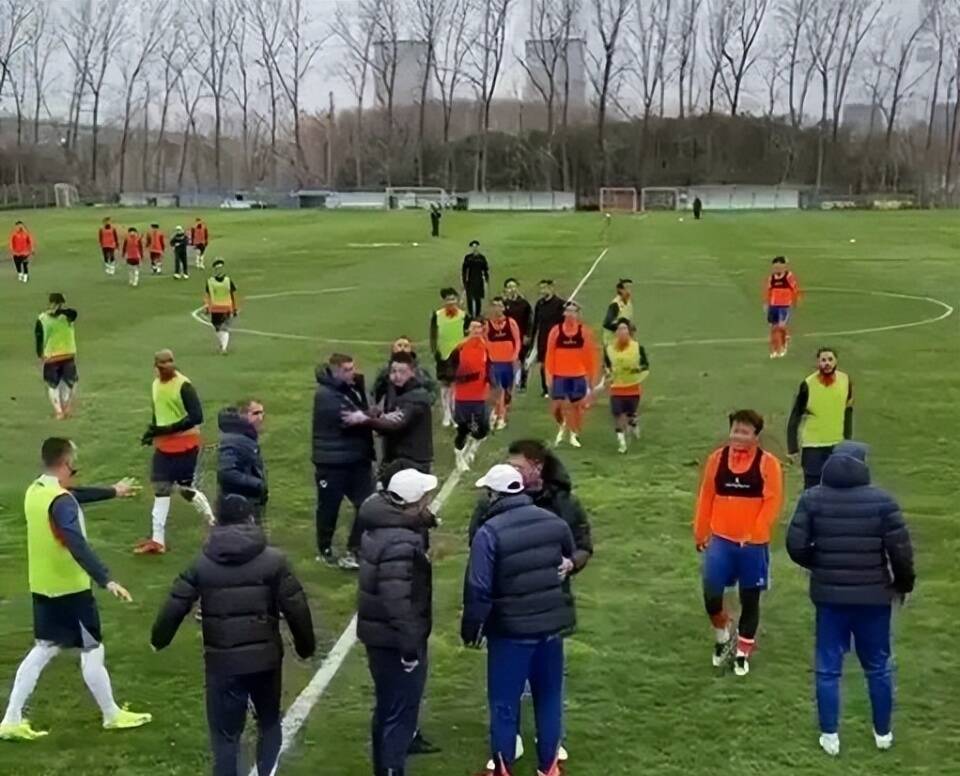 _阻挡防守_阻挡进攻路线犯规