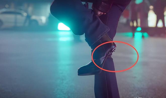 描写建筑工人的文章__梦见照看邻居家的小女孩