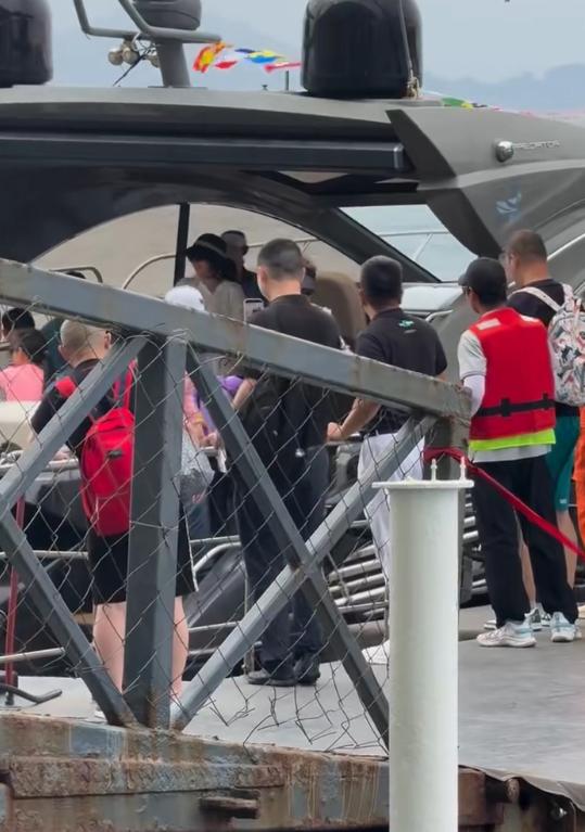 _菡萏花开携此手牵彼心_携此手牵彼心菡萏花开