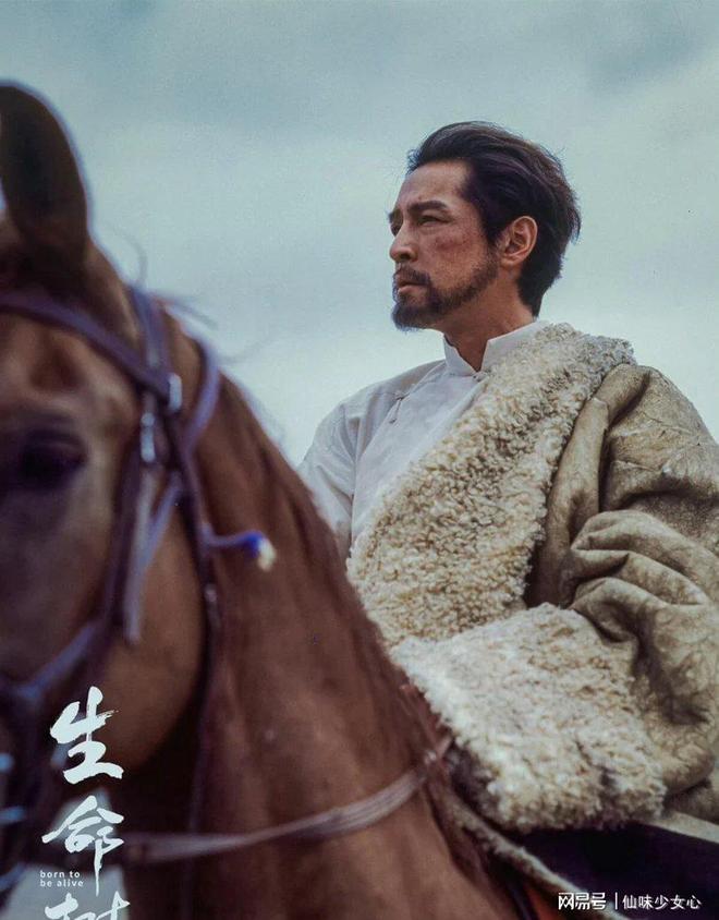 《生命树》杨紫女警对决盗猎，胡歌神秘失踪引悬念__《生命树》杨紫女警对决盗猎，胡歌神秘失踪引悬念