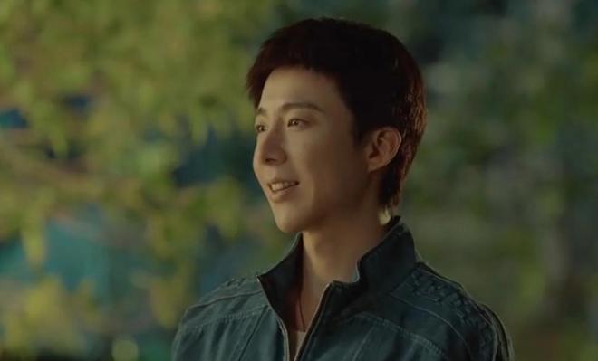 全程说话含糊一脸木讷,《玫瑰丛生》男主表现拉胯,蒋欣都带不动_全程说话含糊一脸木讷,《玫瑰丛生》男主表现拉胯,蒋欣都带不动_