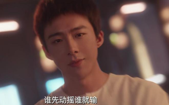 全程说话含糊一脸木讷,《玫瑰丛生》男主表现拉胯,蒋欣都带不动__全程说话含糊一脸木讷,《玫瑰丛生》男主表现拉胯,蒋欣都带不动