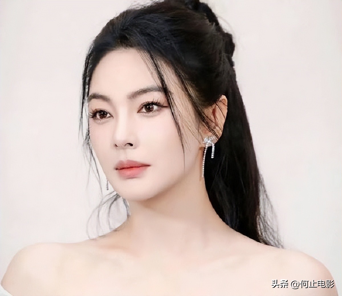 戏子误国！新年刚过就有3位明星接连塌房，走到这一步不值得同情__戏子误国！新年刚过就有3位明星接连塌房，走到这一步不值得同情