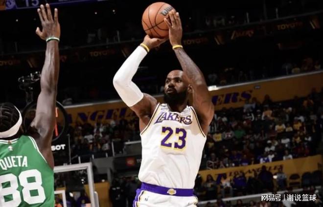 詹姆斯湖人_詹姆斯包揽湖人前12分_