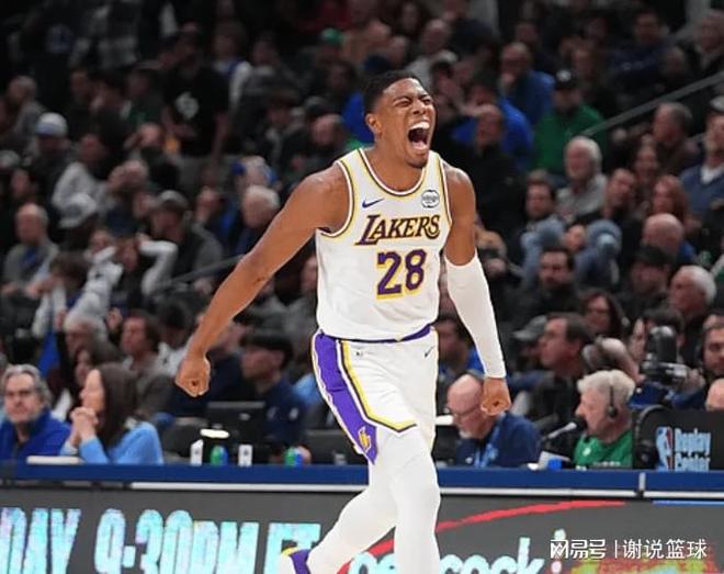 詹姆斯湖人__詹姆斯包揽湖人前12分