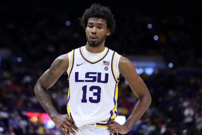 留下他吧!场均11.5分+三分43.2%,能攻能防的他,真不比阿门差!_留下他吧!场均11.5分+三分43.2%,能攻能防的他,真不比阿门差!_