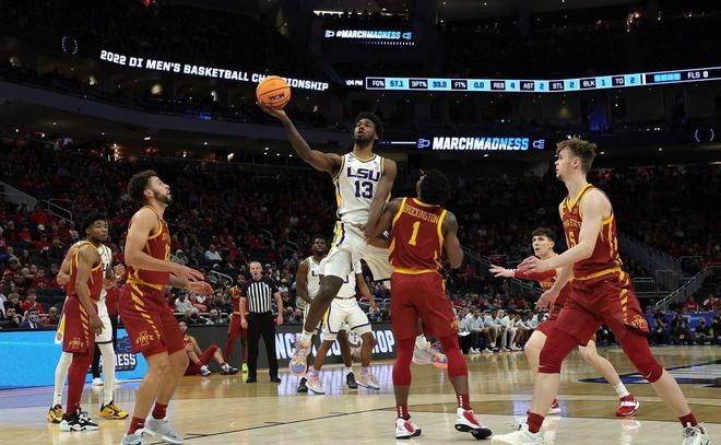 _留下他吧!场均11.5分+三分43.2%,能攻能防的他,真不比阿门差!_留下他吧!场均11.5分+三分43.2%,能攻能防的他,真不比阿门差!