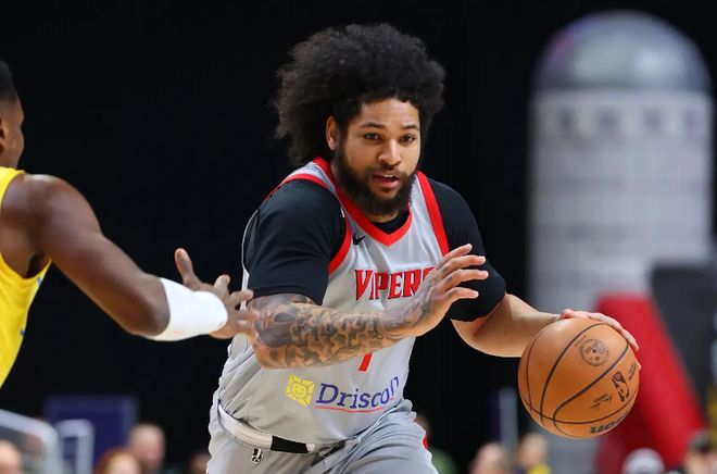 詹姆斯走步绝杀步行者__水火箭定点赛