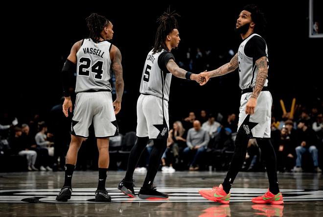 _雷霆轰鸣的意思_雷霆队的意思