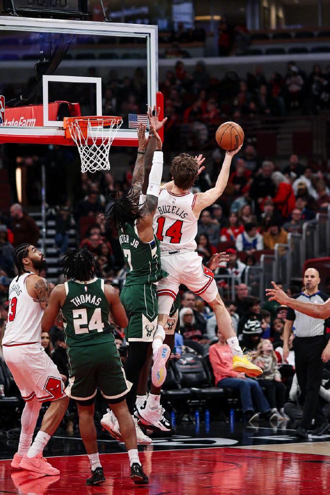 _疯狂27-0大逆转!公牛拒被雄鹿横扫终结11连败 吉迪20+14+10_疯狂27-0大逆转!公牛拒被雄鹿横扫终结11连败 吉迪20+14+10