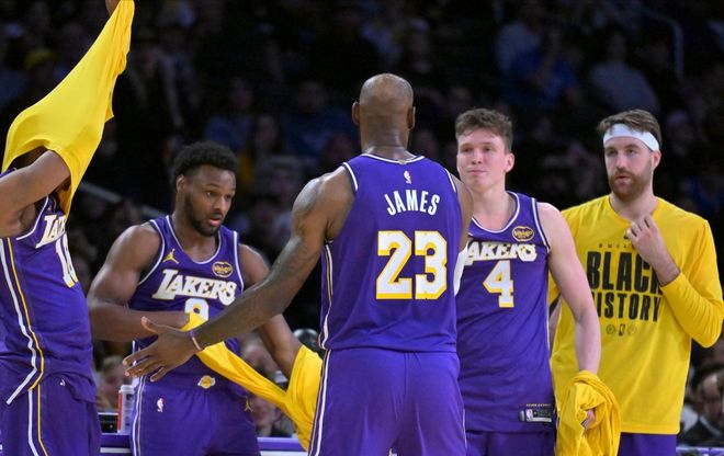 卡位对手深陷泥淖，火箭逐渐坐稳第三宝座，乌度卡长点心吧_卡位对手深陷泥淖，火箭逐渐坐稳第三宝座，乌度卡长点心吧_