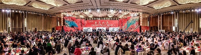 大美之春美术界春晚纪念酒_新年美术展主题_