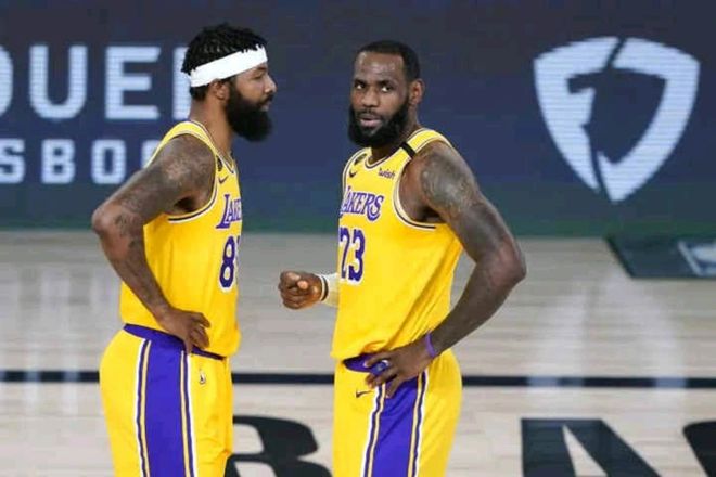 _詹姆斯怒斥假新闻_詹姆斯十大打脸