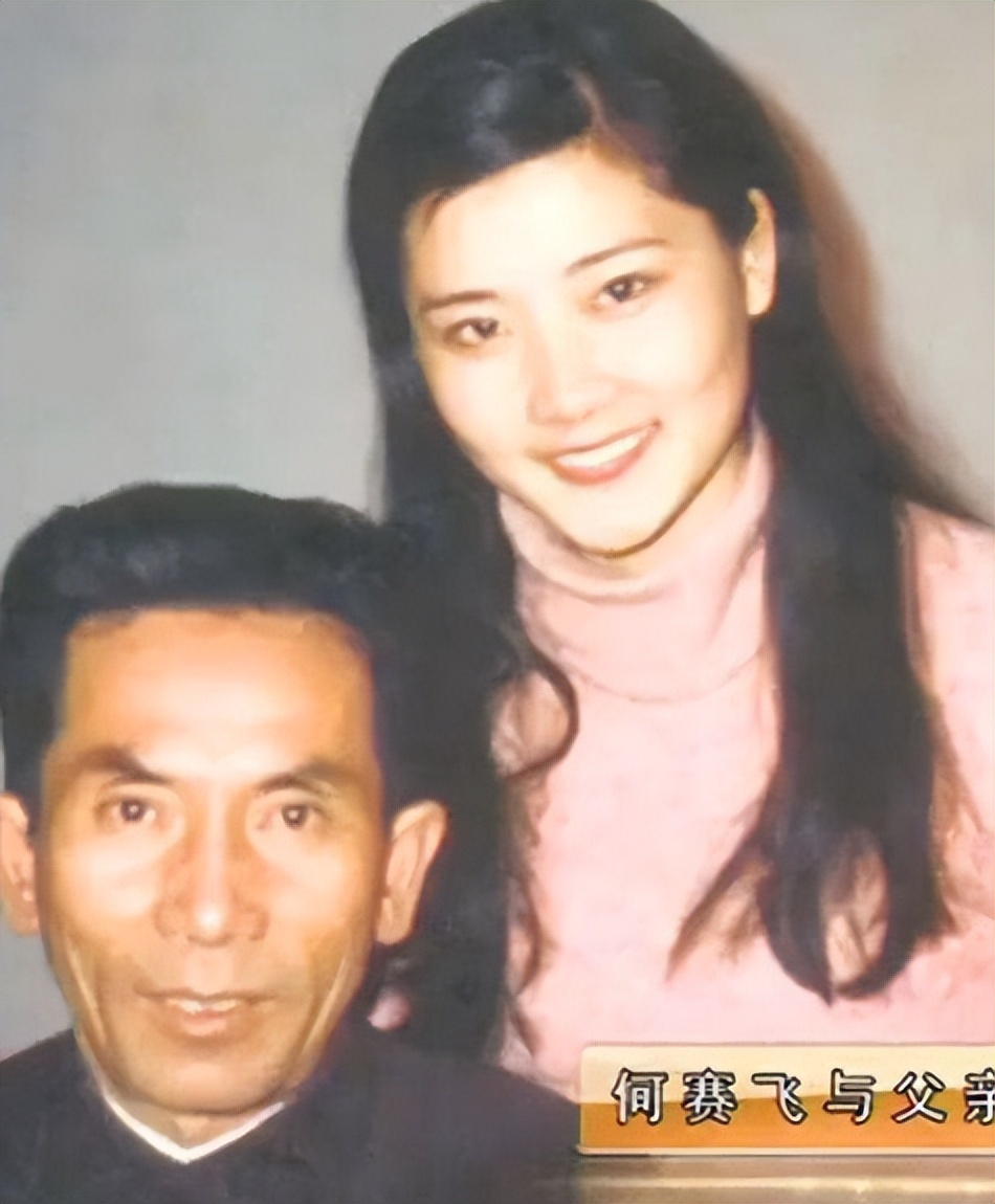 真正老戏骨都接地气,何赛飞与老姐妹聚会,师承徐悲鸿练书法__真正老戏骨都接地气,何赛飞与老姐妹聚会,师承徐悲鸿练书法