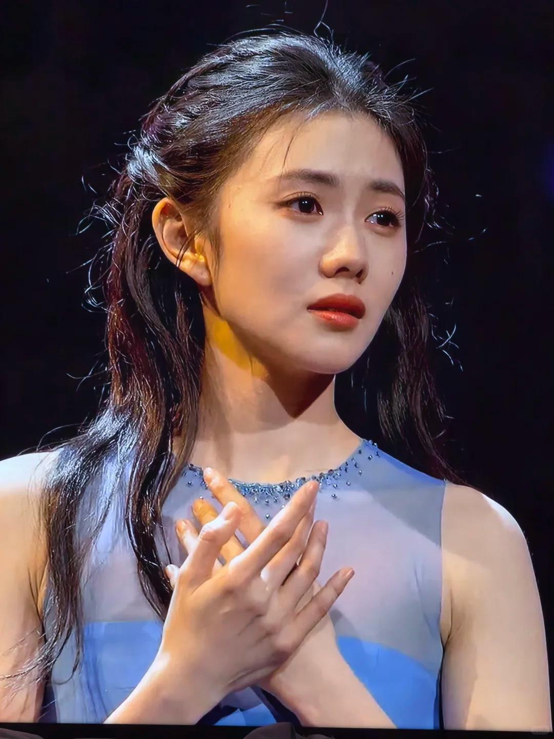 被张艺谋捧红的男演员__张艺谋捧得女星