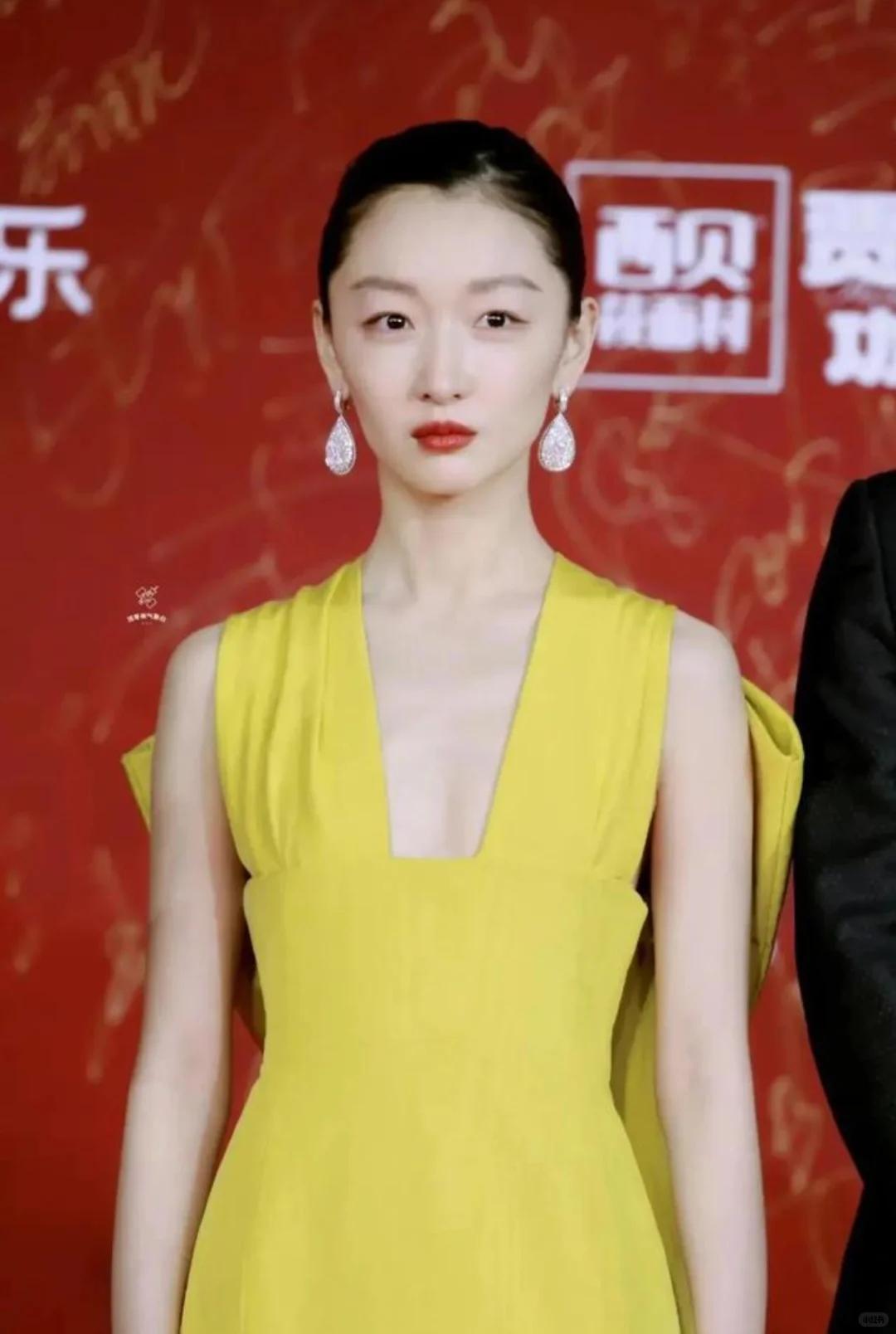 _被张艺谋捧红的男演员_张艺谋捧得女星