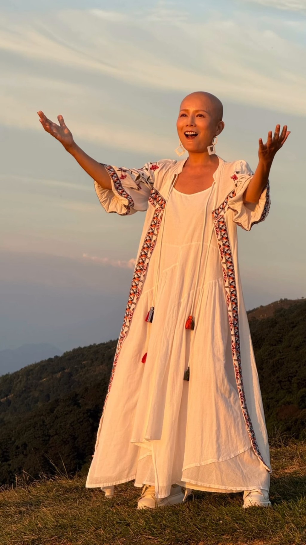 每天被痛醒!前港姐季军抗癌最惨状态曝光,仍咬牙不放弃__每天被痛醒!前港姐季军抗癌最惨状态曝光,仍咬牙不放弃