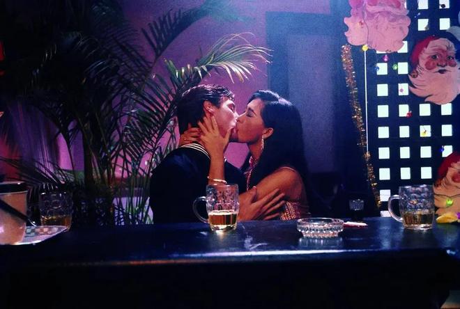 《夜王》在香港卖疯了？看完全片，我极其冷静地，写下这篇文章_《夜王》在香港卖疯了？看完全片，我极其冷静地，写下这篇文章_