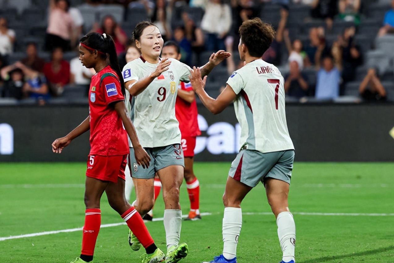 _女足王霜赛后大哭_女足王霜图