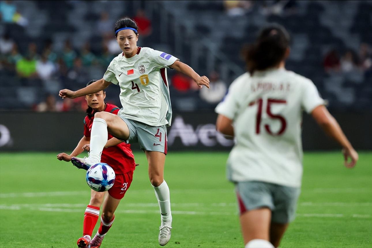 _女足王霜赛后大哭_女足王霜图