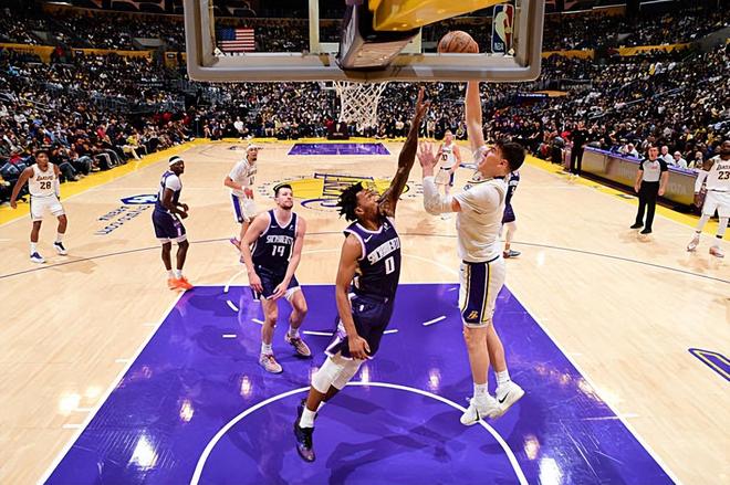 _湖人跌出西部前四_湖人低迷