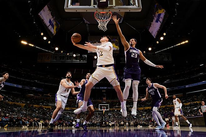 湖人低迷_湖人跌出西部前四_