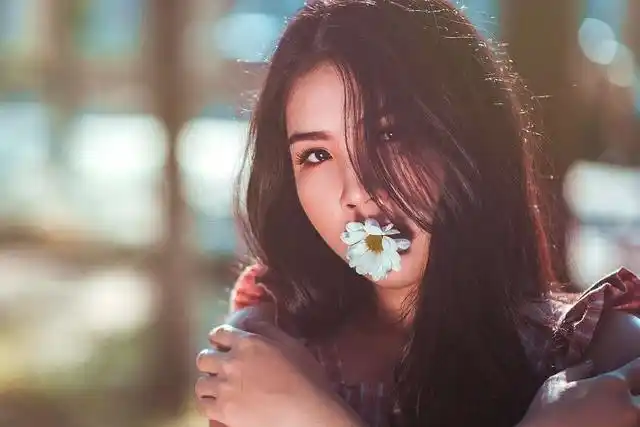 拥抱时渴望瞬间变老__我们人生中最棒的瞬间