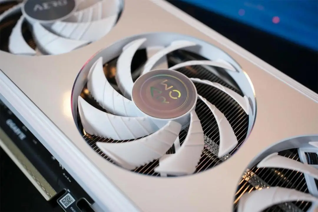 技嘉显卡通病_技嘉板载显卡_