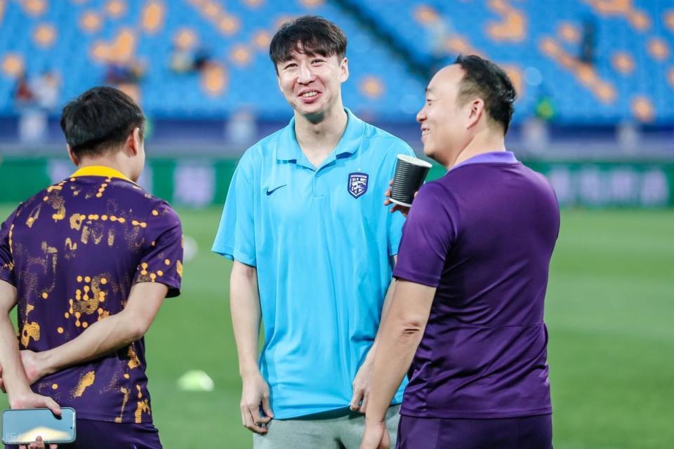 后卫队员_足坛铁血后卫_