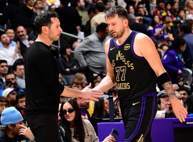 仅差6场！仅差2个！老詹迎来神级里程碑，东契奇面临禁赛_仅差6场！仅差2个！老詹迎来神级里程碑，东契奇面临禁赛_