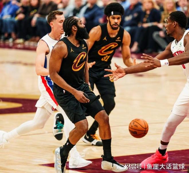 湖人锁定西部第1_nba西部湖人队排名_