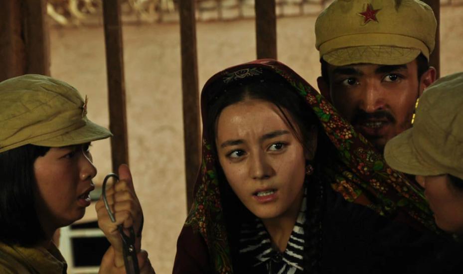 迪拜滞留大概多少人_迪拜滞留中国人回不来_