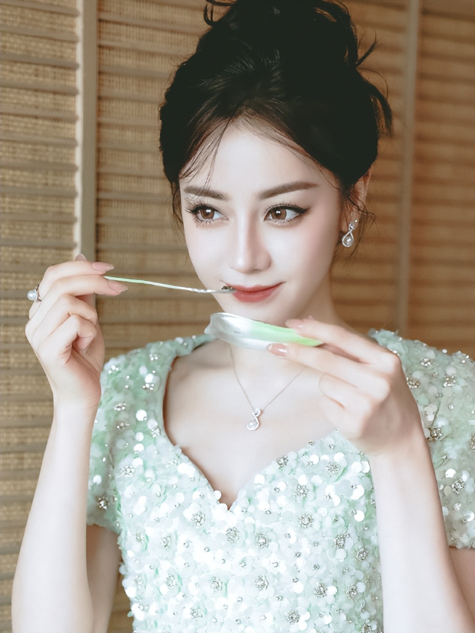 迪拜滞留中国人回不来_迪拜滞留大概多少人_