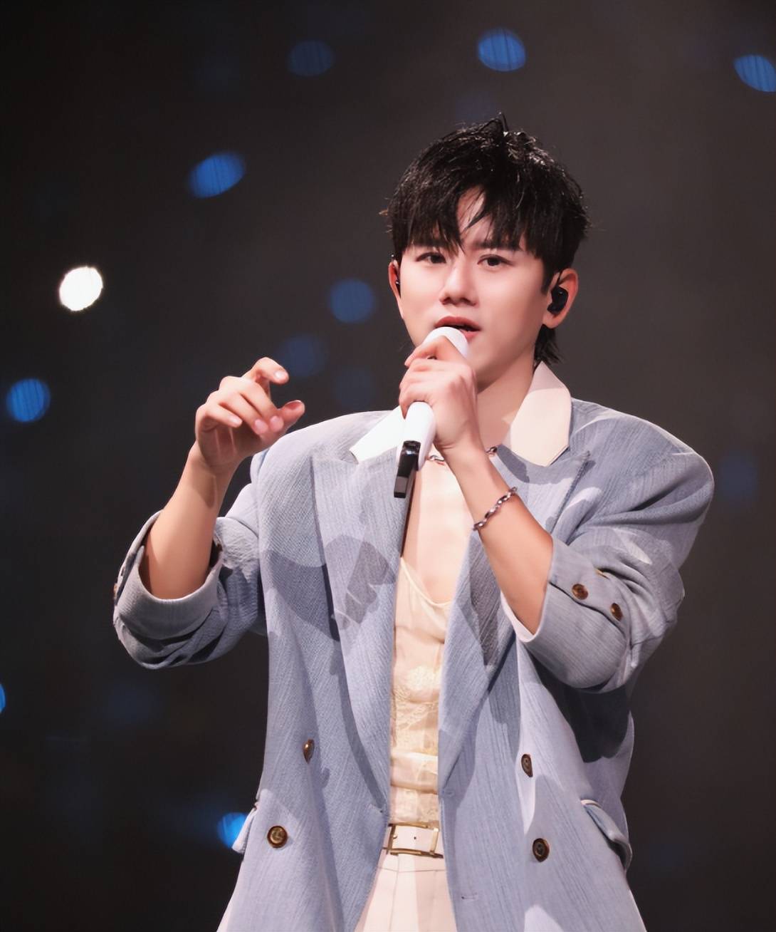 谢娜王一博综艺_薛之谦和王一博参加的综艺_