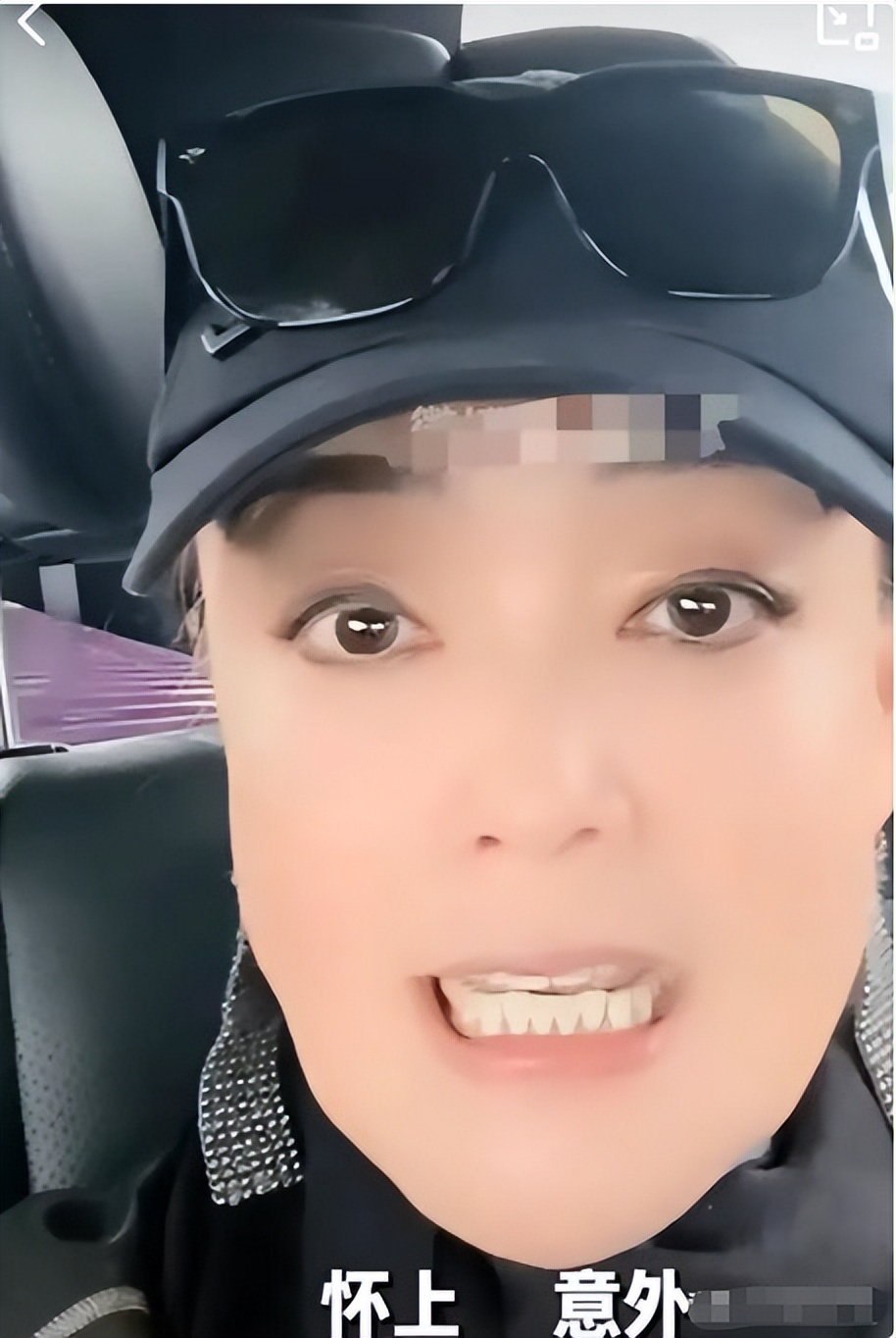 _汪小菲母亲资料_汪小菲父子